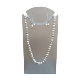 - náhrdelník z prírod.riečnej perly a náušnice z Ag 925 a riečne perly