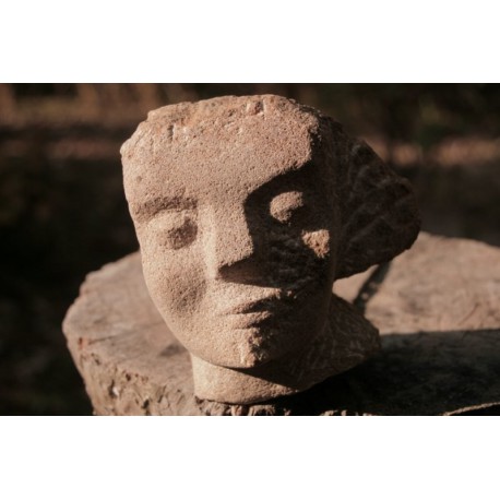Originálna kamenná socha - tvár- busta
